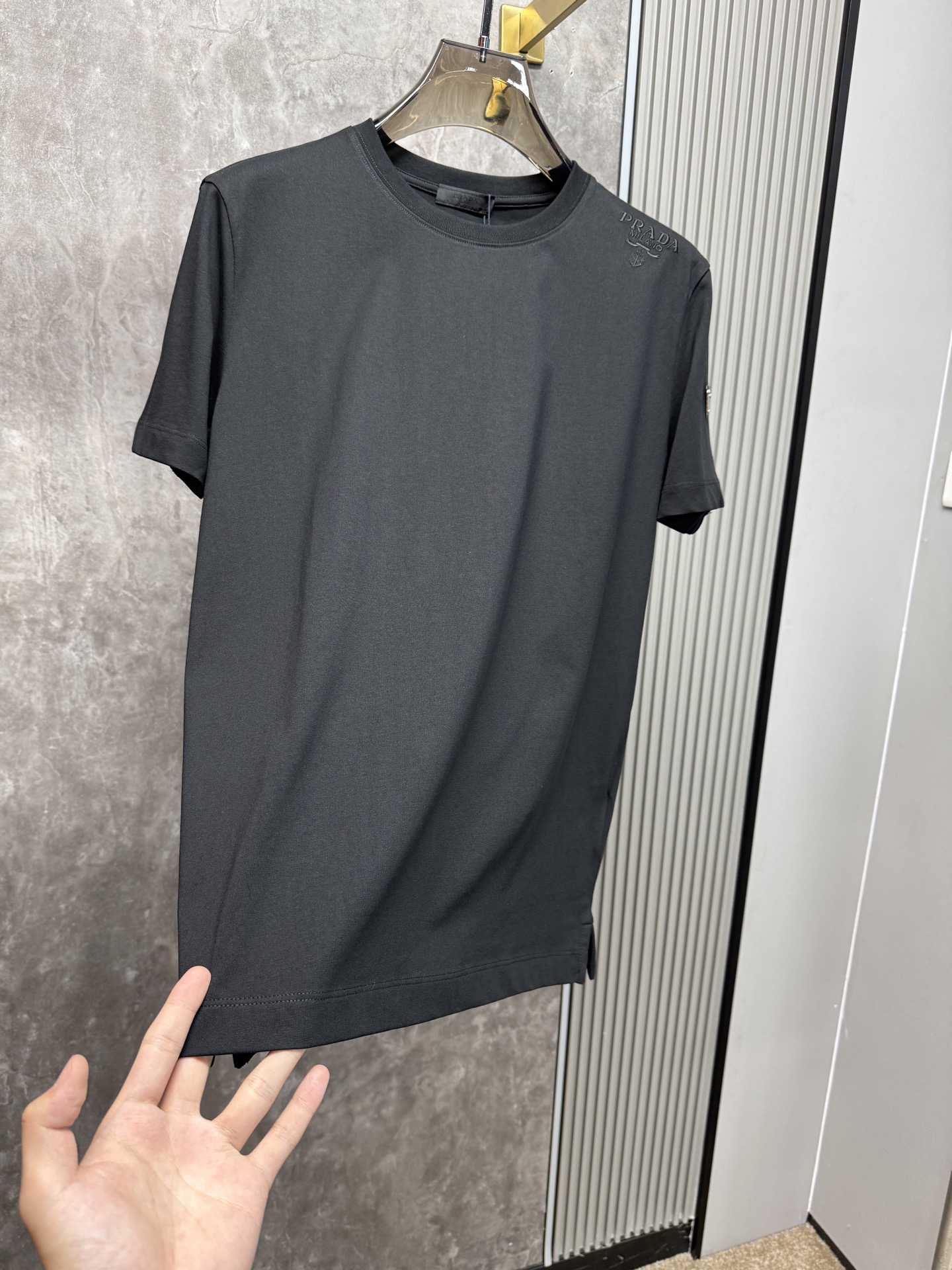 上新 26ss P家 春夏新款圆领短袖 原版定制 面料100%棉 轻薄透气 超级柔软上身丝滑舒适 高端大