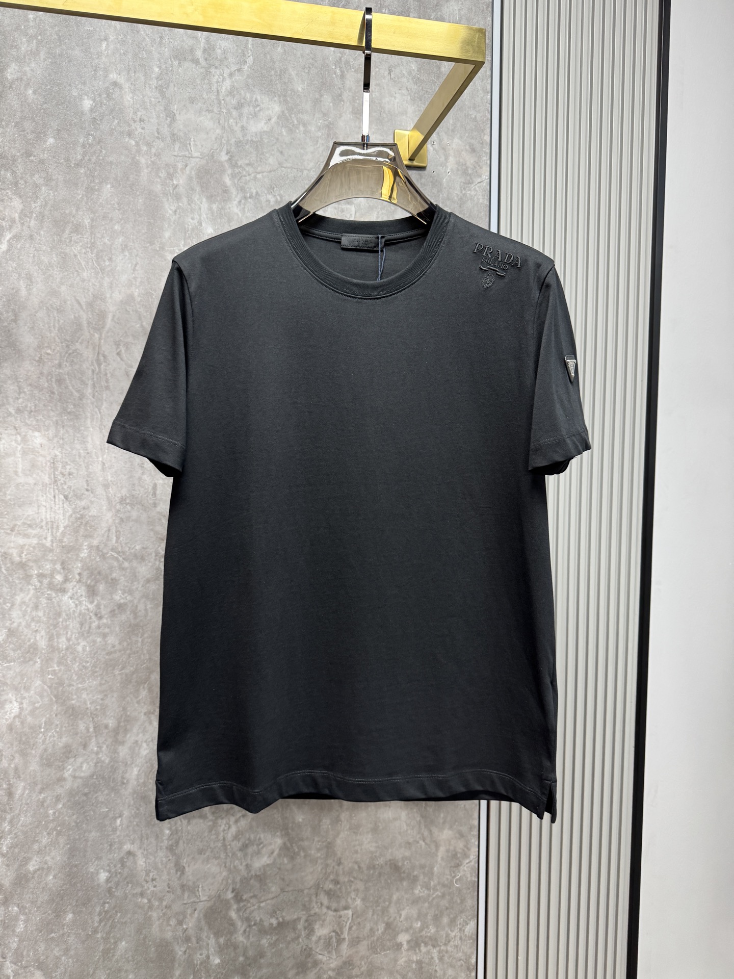 上新 26ss P家 春夏新款圆领短袖 原版定制 面料100%棉 轻薄透气 超级柔软上身丝滑舒适 高端大