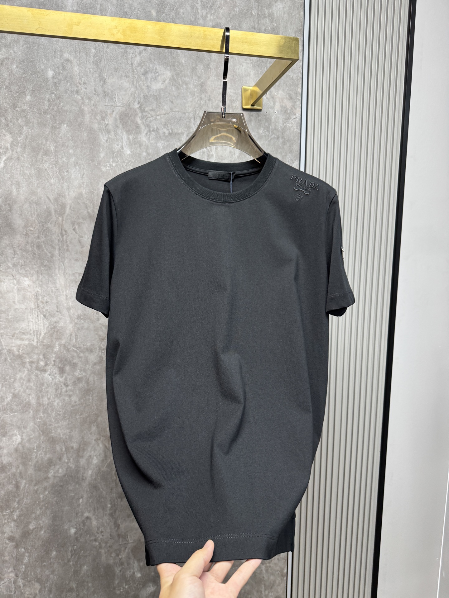 上新 26ss P家 春夏新款圆领短袖 原版定制 面料100%棉 轻薄透气 超级柔软上身丝滑舒适 高端大