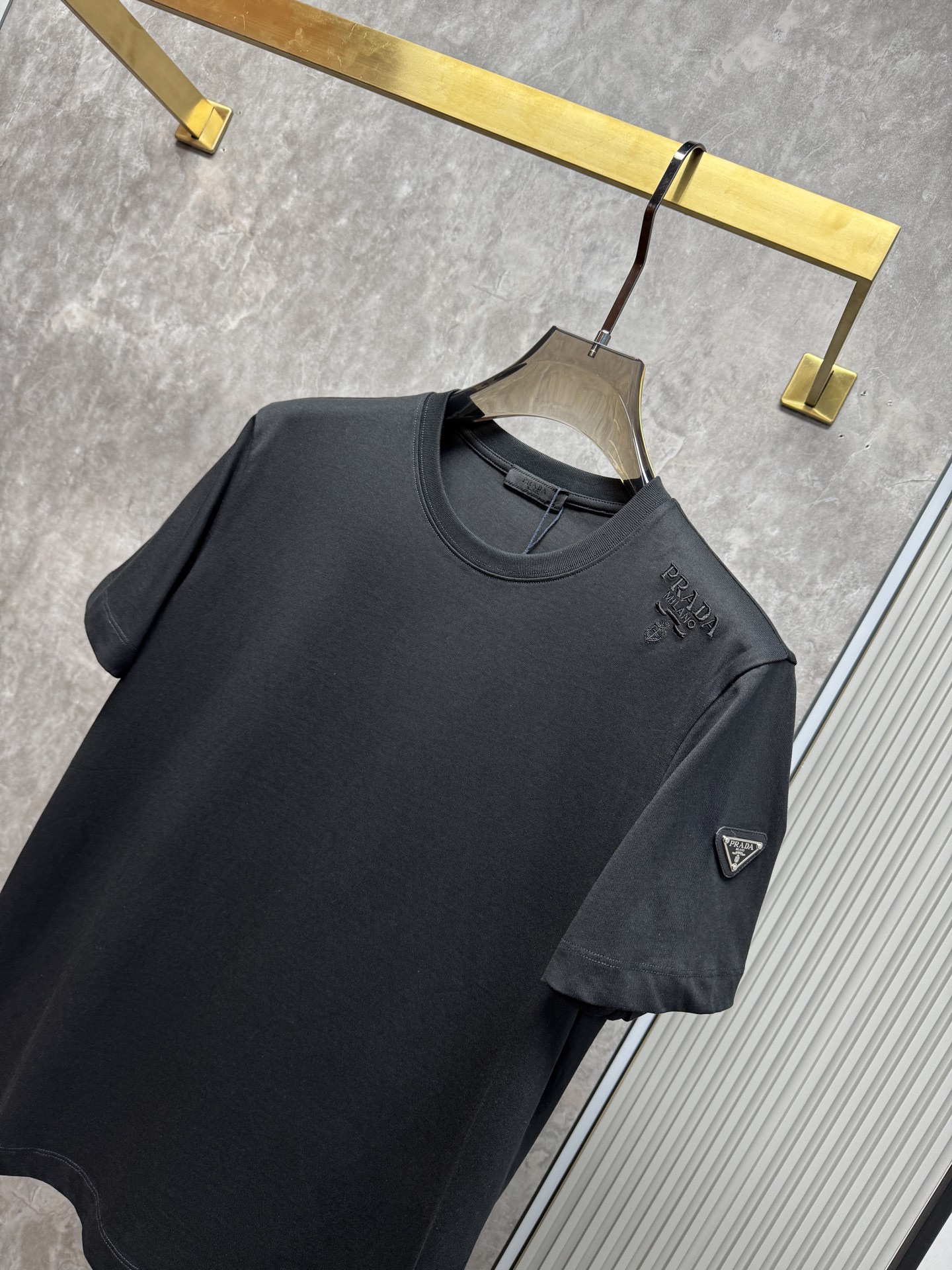 上新 26ss P家 春夏新款圆领短袖 原版定制 面料100%棉 轻薄透气 超级柔软上身丝滑舒适 高端大