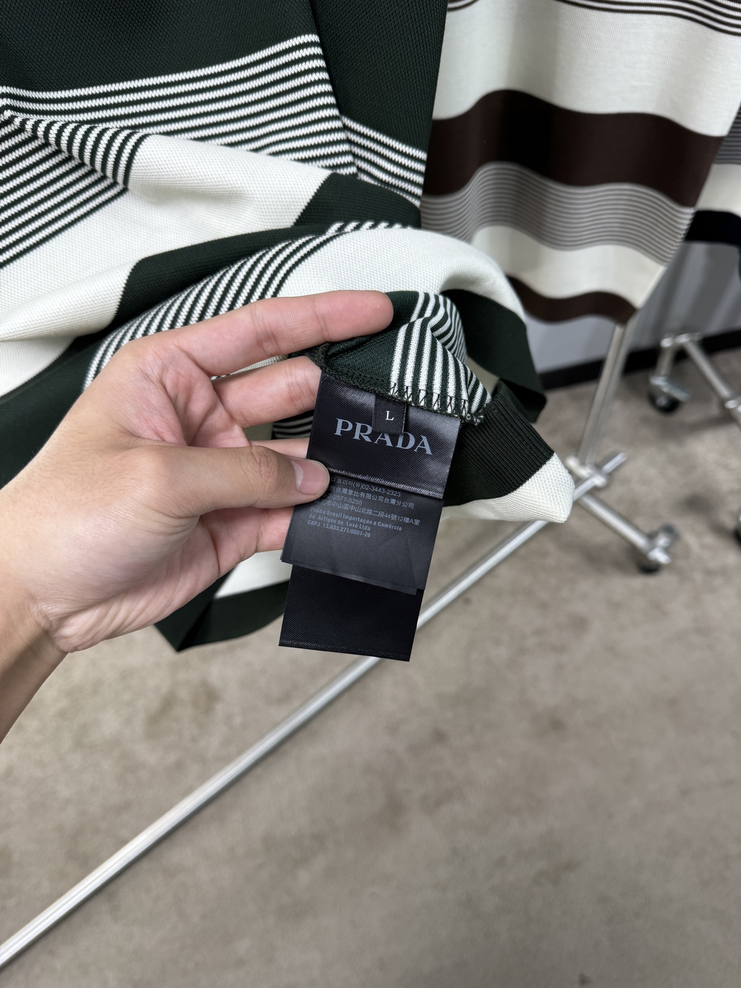 上新 26ss P家 早春新款起脚圆领短袖 原版定制 面料选用珠地棉 轻薄透气 上身丝滑舒适 高端大气经