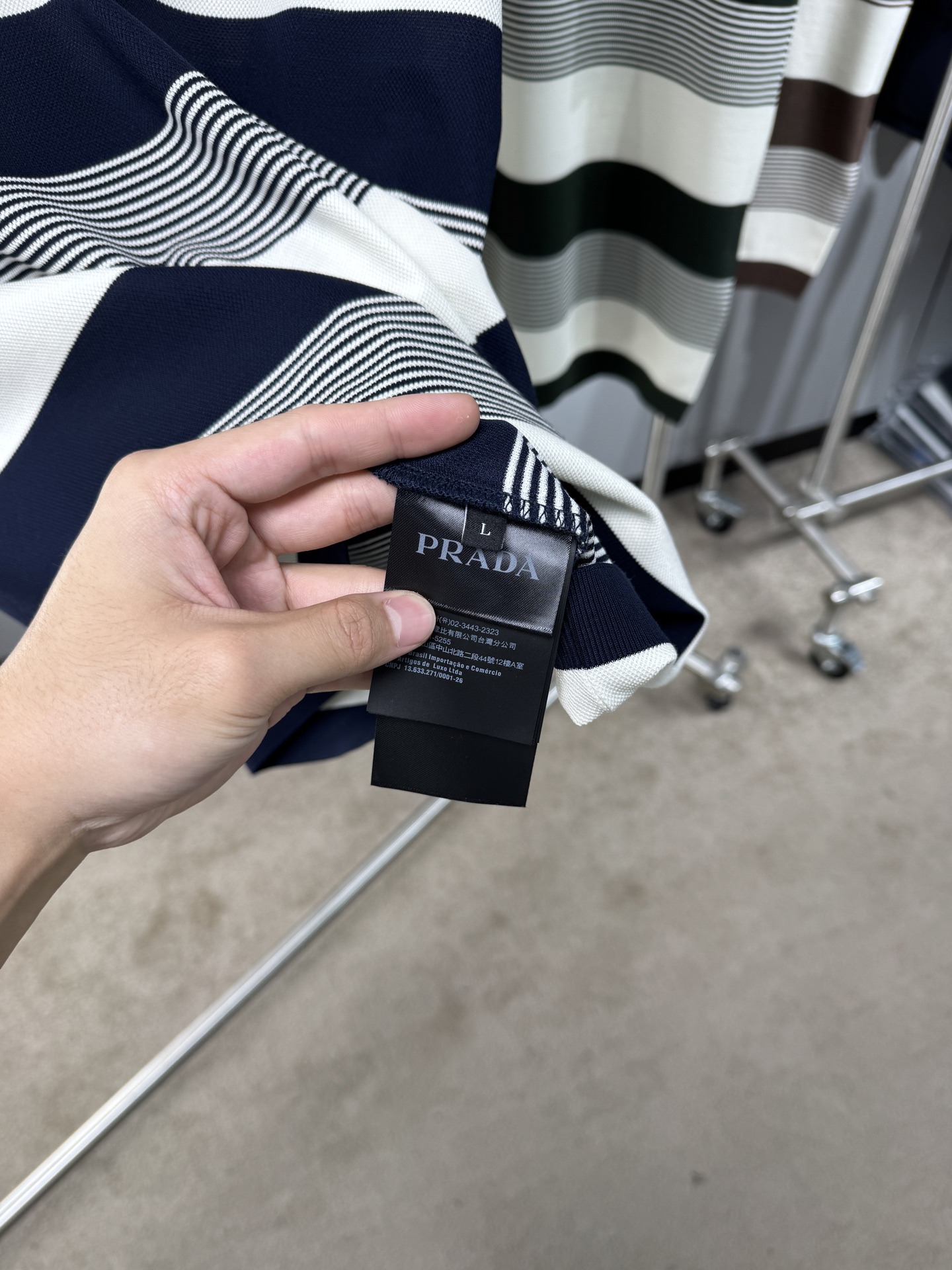 上新 26ss P家 早春新款起脚圆领短袖 原版定制 面料选用珠地棉 轻薄透气 上身丝滑舒适 高端大气经