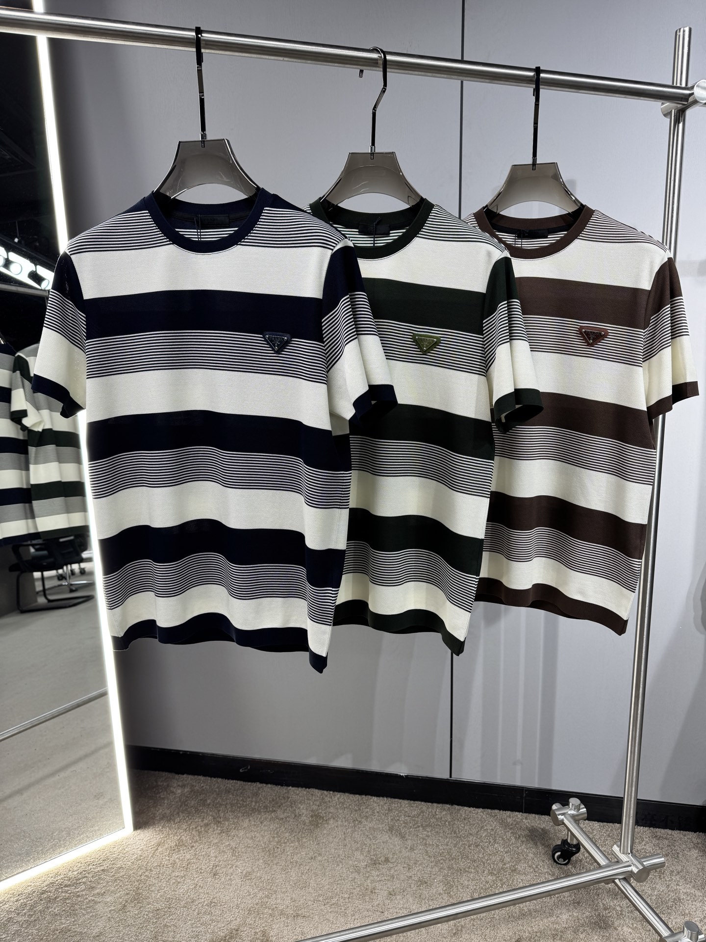 . 613488_300 613488_300