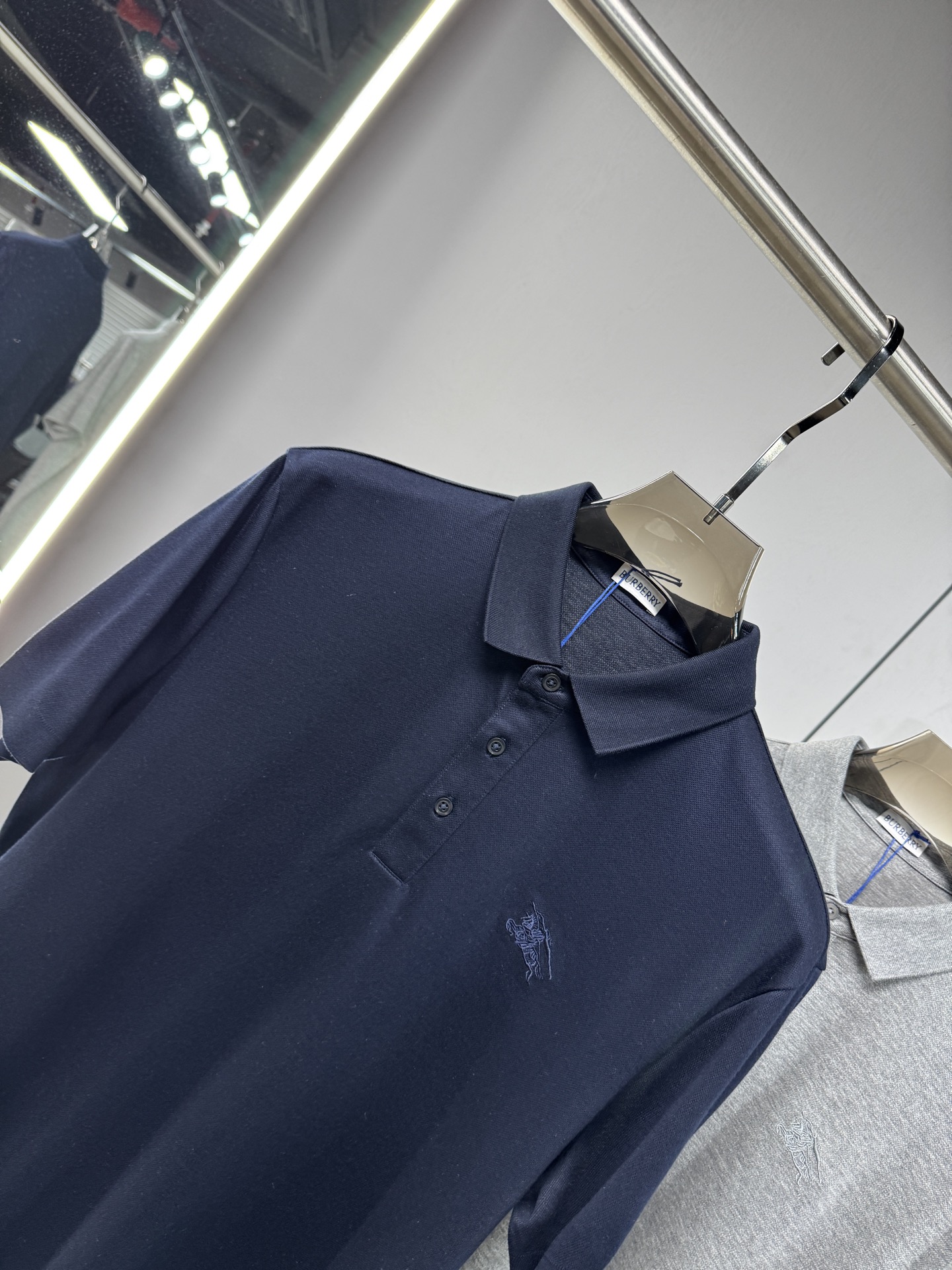 上新 26ss 巴宝莉 早春新款起脚Polo 原版定制 面料选用羊毛珠地棉 轻薄透气 上身丝滑舒适 高端