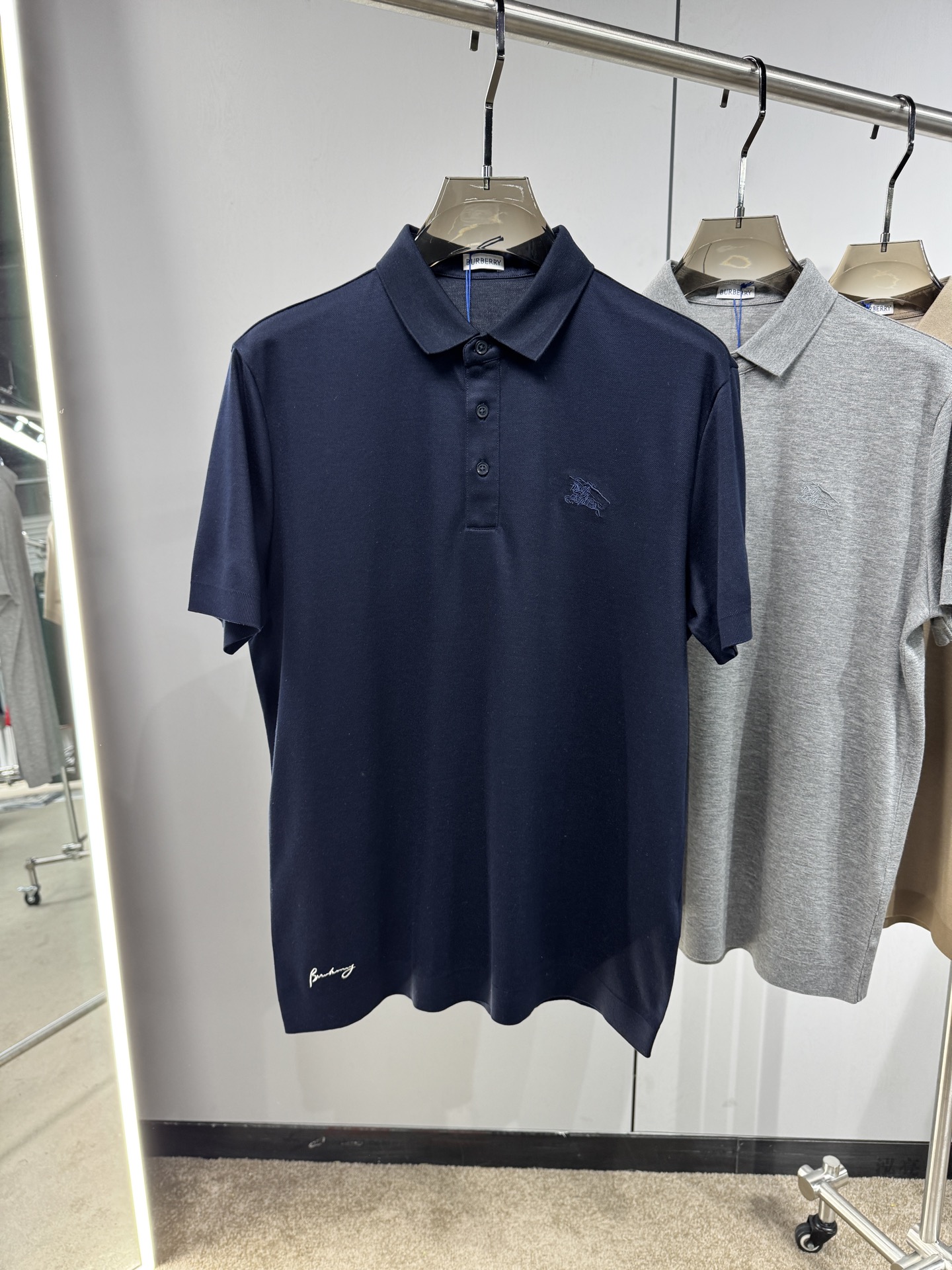 上新 26ss 巴宝莉 早春新款起脚Polo 原版定制 面料选用羊毛珠地棉 轻薄透气 上身丝滑舒适 高端