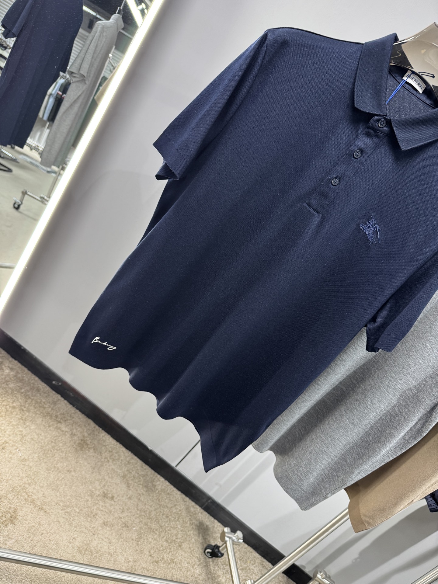 上新 26ss 巴宝莉 早春新款起脚Polo 原版定制 面料选用羊毛珠地棉 轻薄透气 上身丝滑舒适 高端