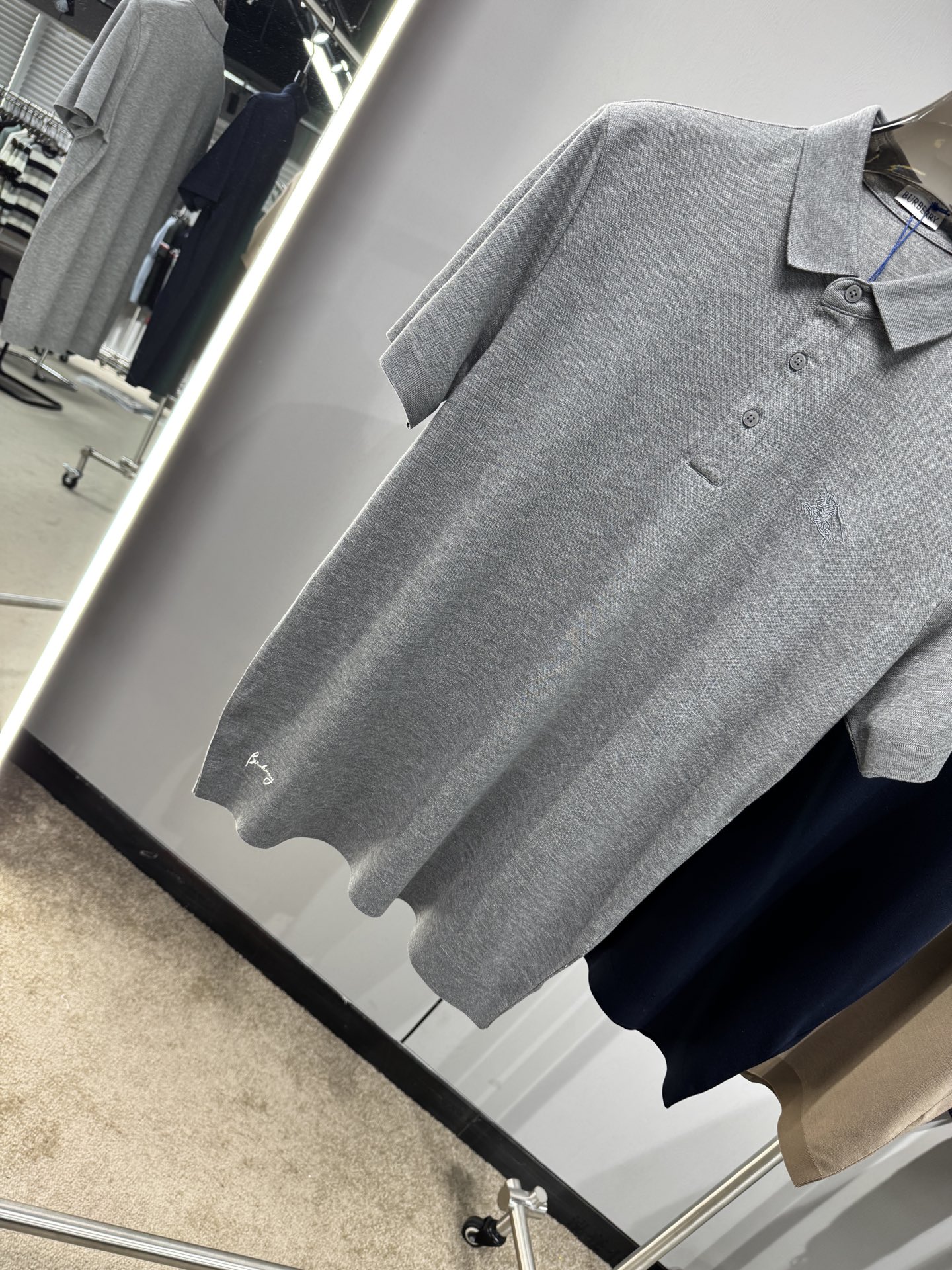 上新 26ss 巴宝莉 早春新款起脚Polo 原版定制 面料选用羊毛珠地棉 轻薄透气 上身丝滑舒适 高端