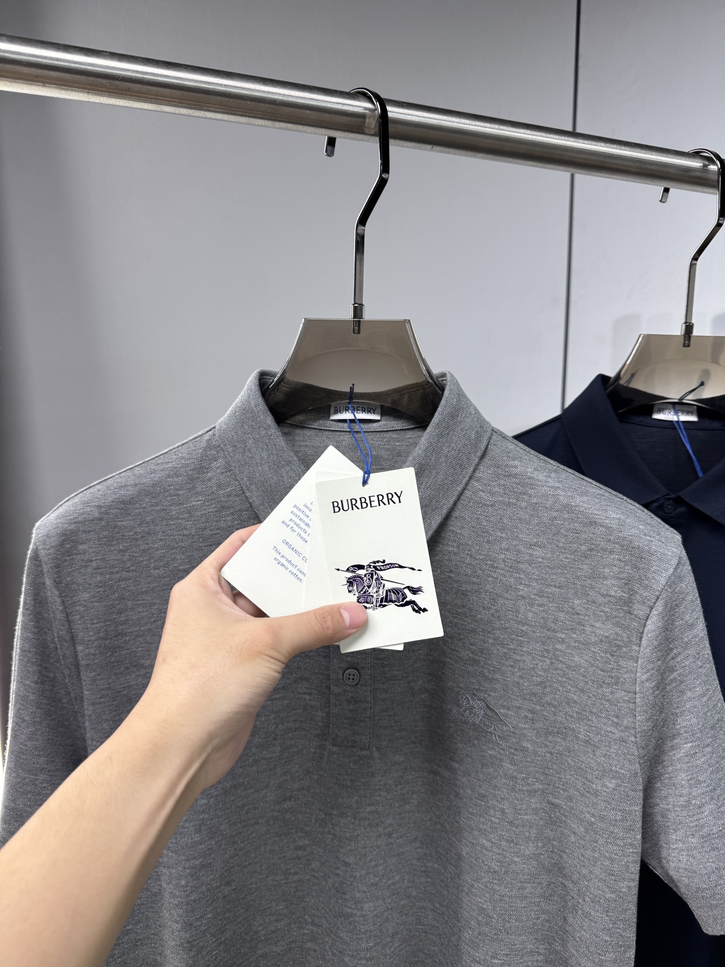 上新 26ss 巴宝莉 早春新款起脚Polo 原版定制 面料选用羊毛珠地棉 轻薄透气 上身丝滑舒适 高端