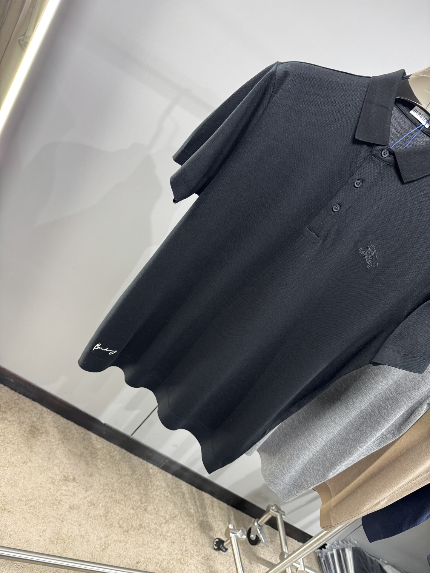 上新 26ss 巴宝莉 早春新款起脚Polo 原版定制 面料选用羊毛珠地棉 轻薄透气 上身丝滑舒适 高端