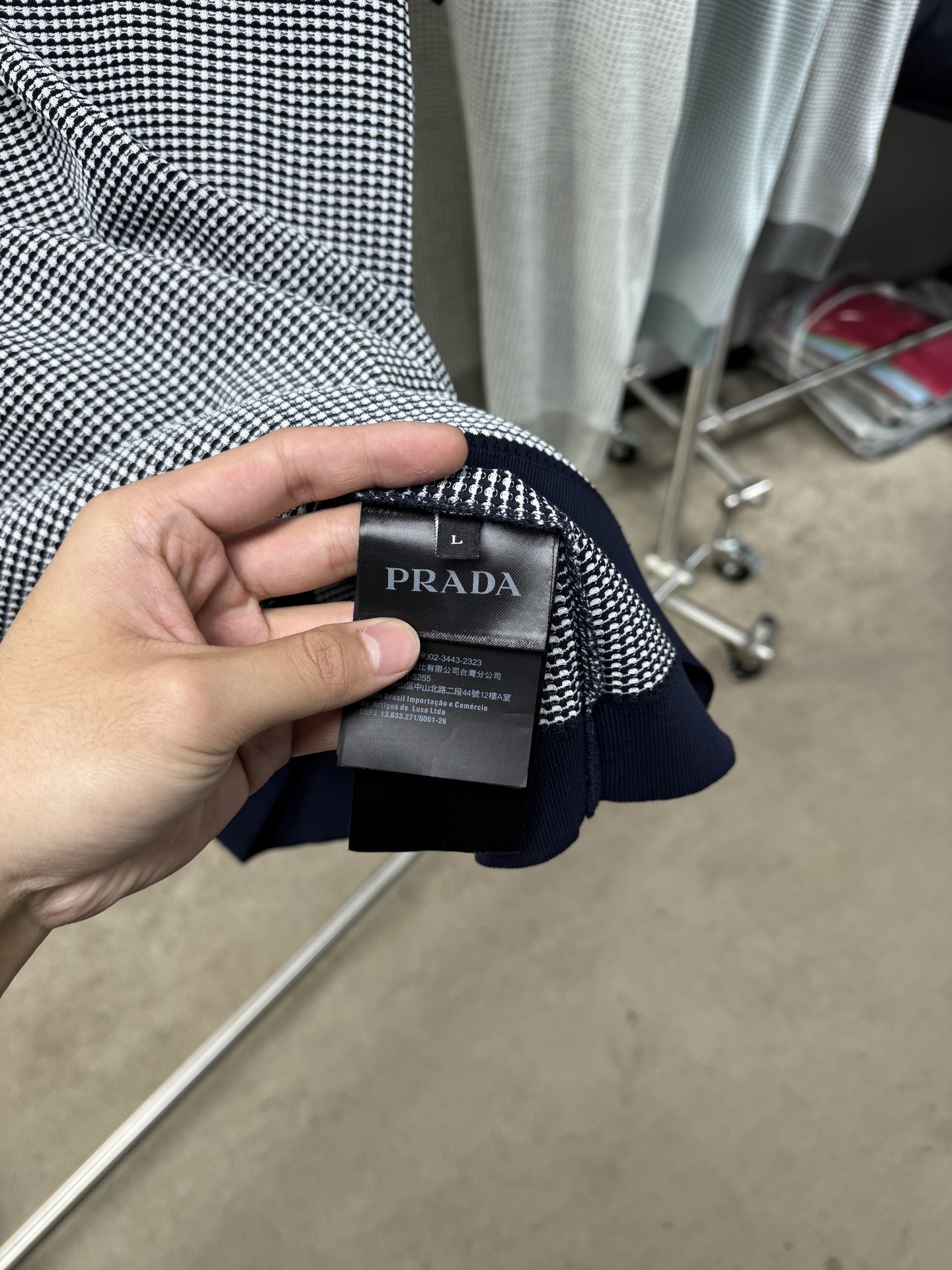 上新 26ss P家 春夏新款竖条提花起脚短袖 原版定制 面料选用进口彩柔棉 轻薄透气 上身丝滑舒适 高