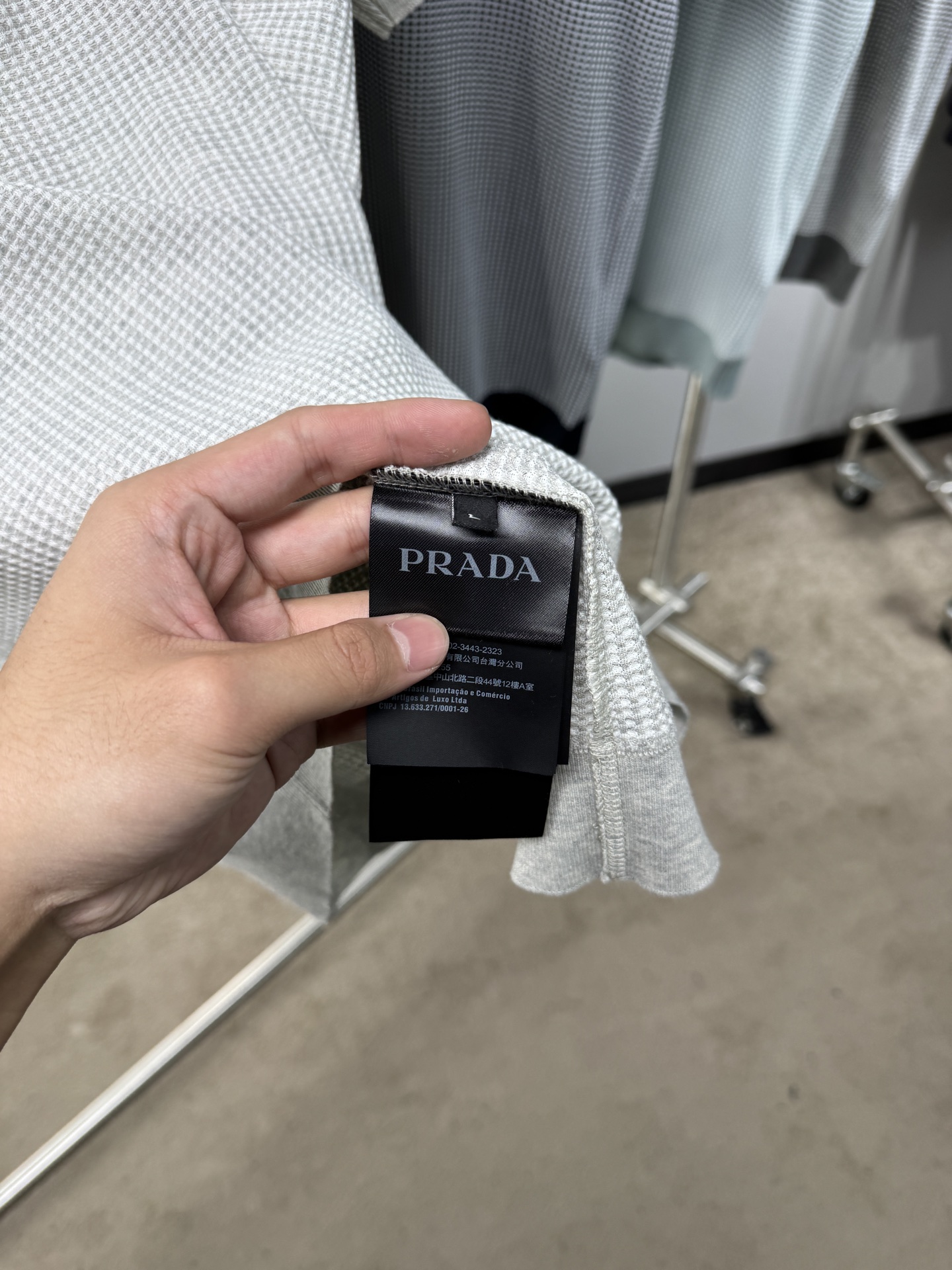 上新 26ss P家 春夏新款竖条提花起脚短袖 原版定制 面料选用进口彩柔棉 轻薄透气 上身丝滑舒适 高