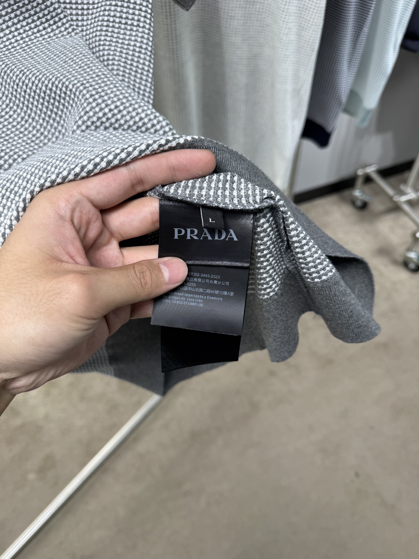 上新 26ss P家 春夏新款竖条提花起脚短袖 原版定制 面料选用进口彩柔棉 轻薄透气 上身丝滑舒适 高