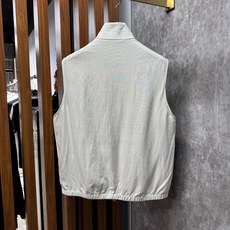 26ss 早春新品Loro piana轻奢立领马甲 | 把高级感穿在日常甄选高支面料,触感软糯,垂坠有型 26ss 早春新品Loro piana轻奢立领马甲 | 把高级感穿在日常甄选高支面料,触感软糯,垂坠有型