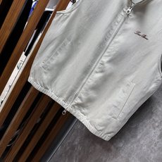 26ss 早春新品Loro piana轻奢立领马甲 | 把高级感穿在日常甄选高支面料,触感软糯,垂坠有型 26ss 早春新品Loro piana轻奢立领马甲 | 把高级感穿在日常甄选高支面料,触感软糯,垂坠有型