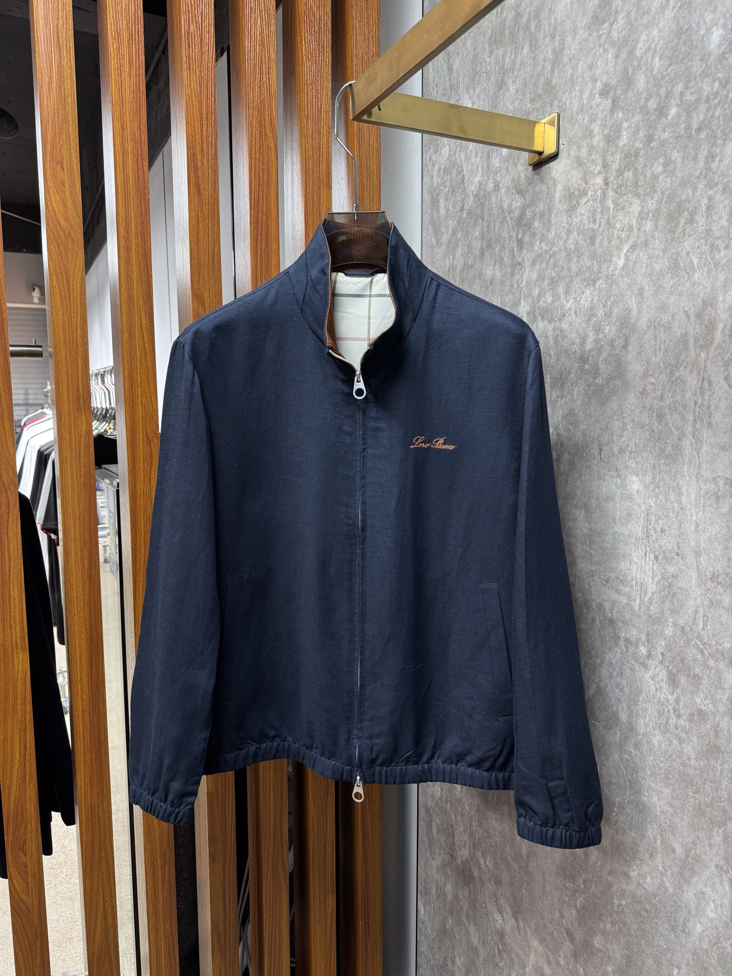 26ss 早春新品Loro piana轻奢立领夹克 | 把高级感穿在日常甄选高支面料，触感软糯，垂坠有型