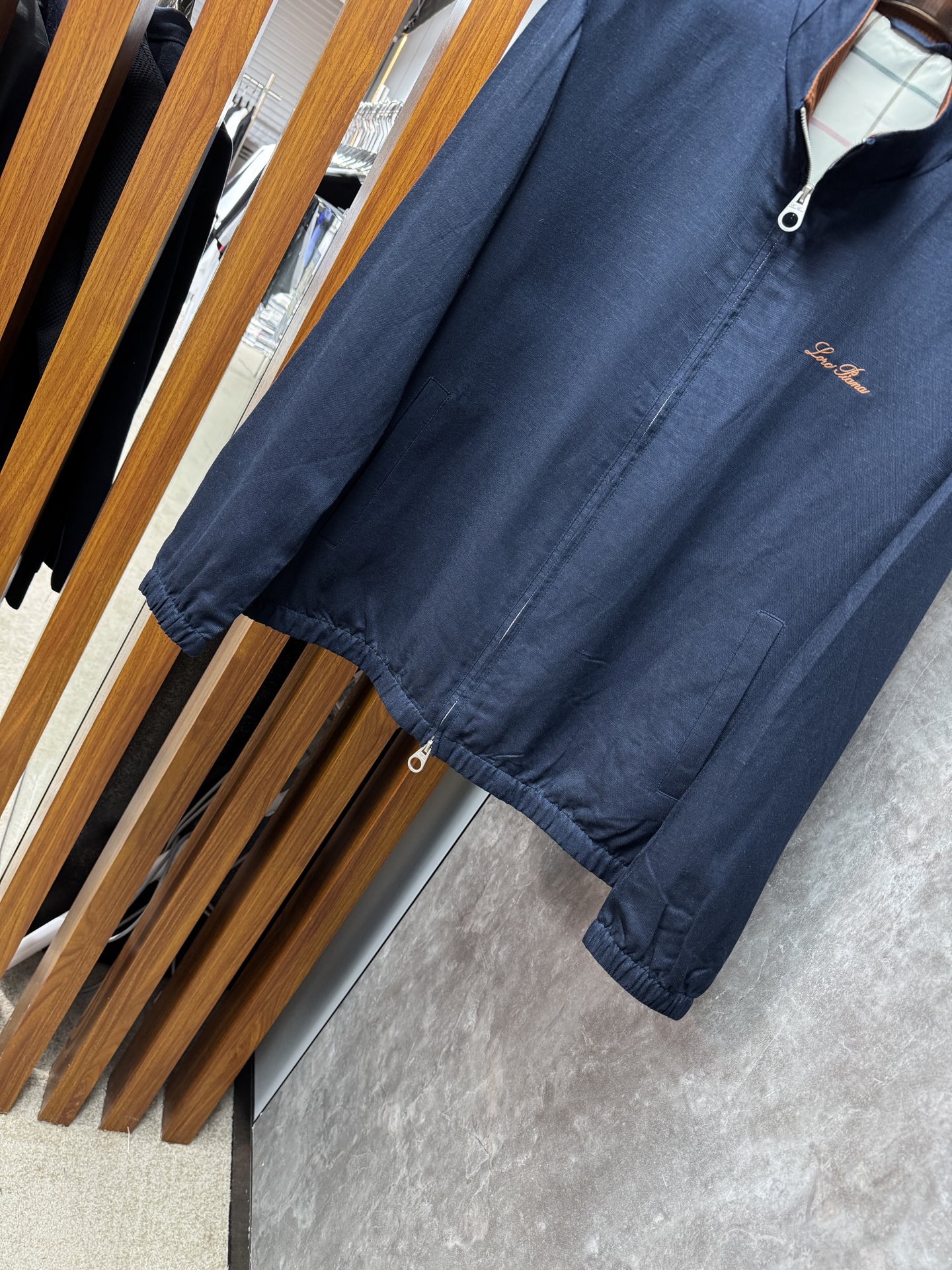 26ss 早春新品Loro piana轻奢立领夹克 | 把高级感穿在日常甄选高支面料，触感软糯，垂坠有型