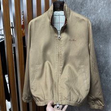 26ss 早春新品Loro piana轻奢立领夹克 | 把高级感穿在日常甄选高支面料,触感软糯,垂坠有型 26ss 早春新品Loro piana轻奢立领夹克 | 把高级感穿在日常甄选高支面料,触感软糯,垂坠有型