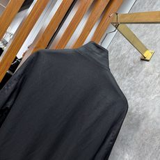 26ss 早春新品Loro piana轻奢立领夹克 | 把高级感穿在日常甄选高支面料,触感软糯,垂坠有型 26ss 早春新品Loro piana轻奢立领夹克 | 把高级感穿在日常甄选高支面料,触感软糯,垂坠有型