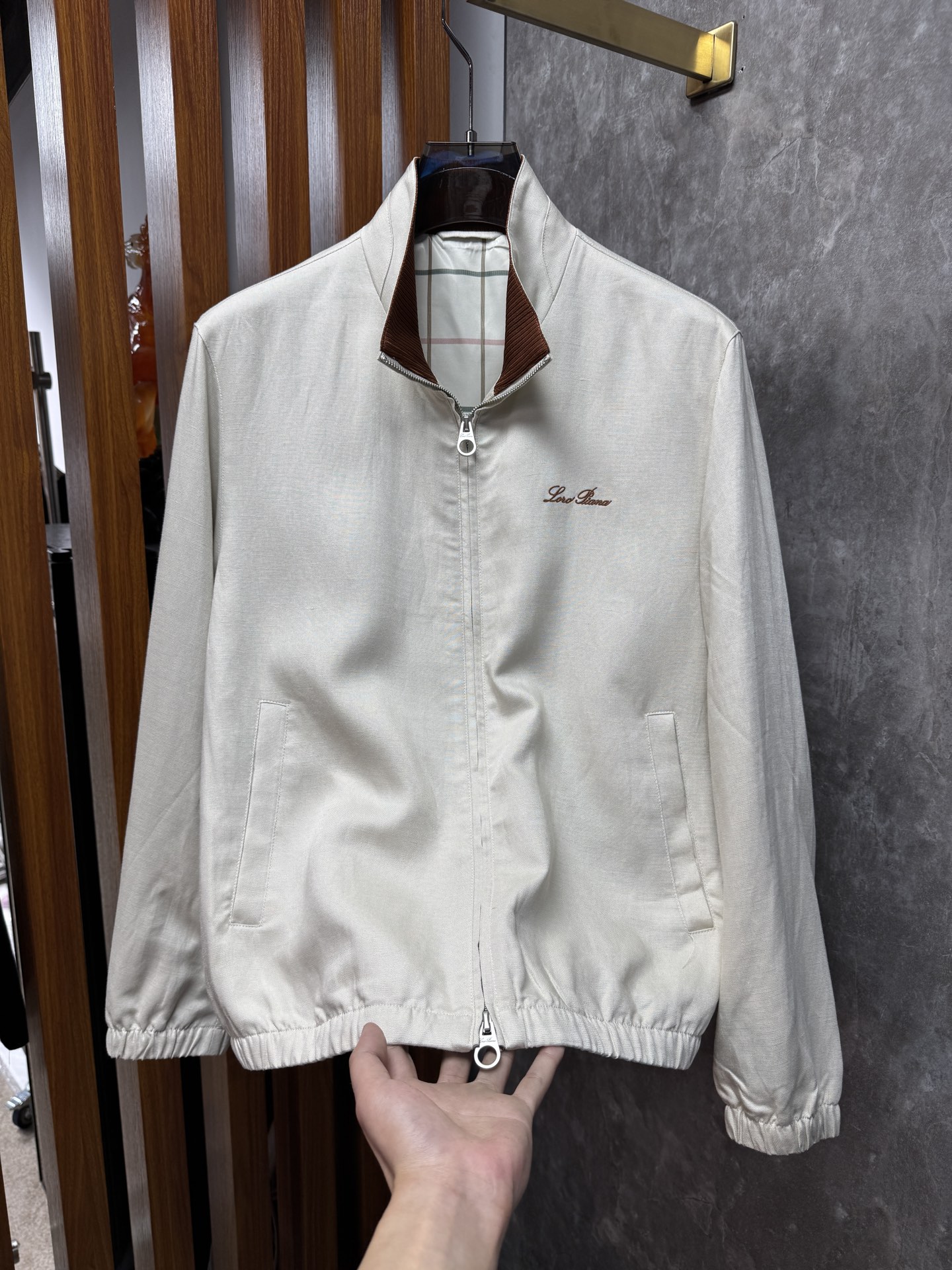 26ss 早春新品Loro piana轻奢立领夹克 | 把高级感穿在日常甄选高支面料，触感软糯，垂坠有型