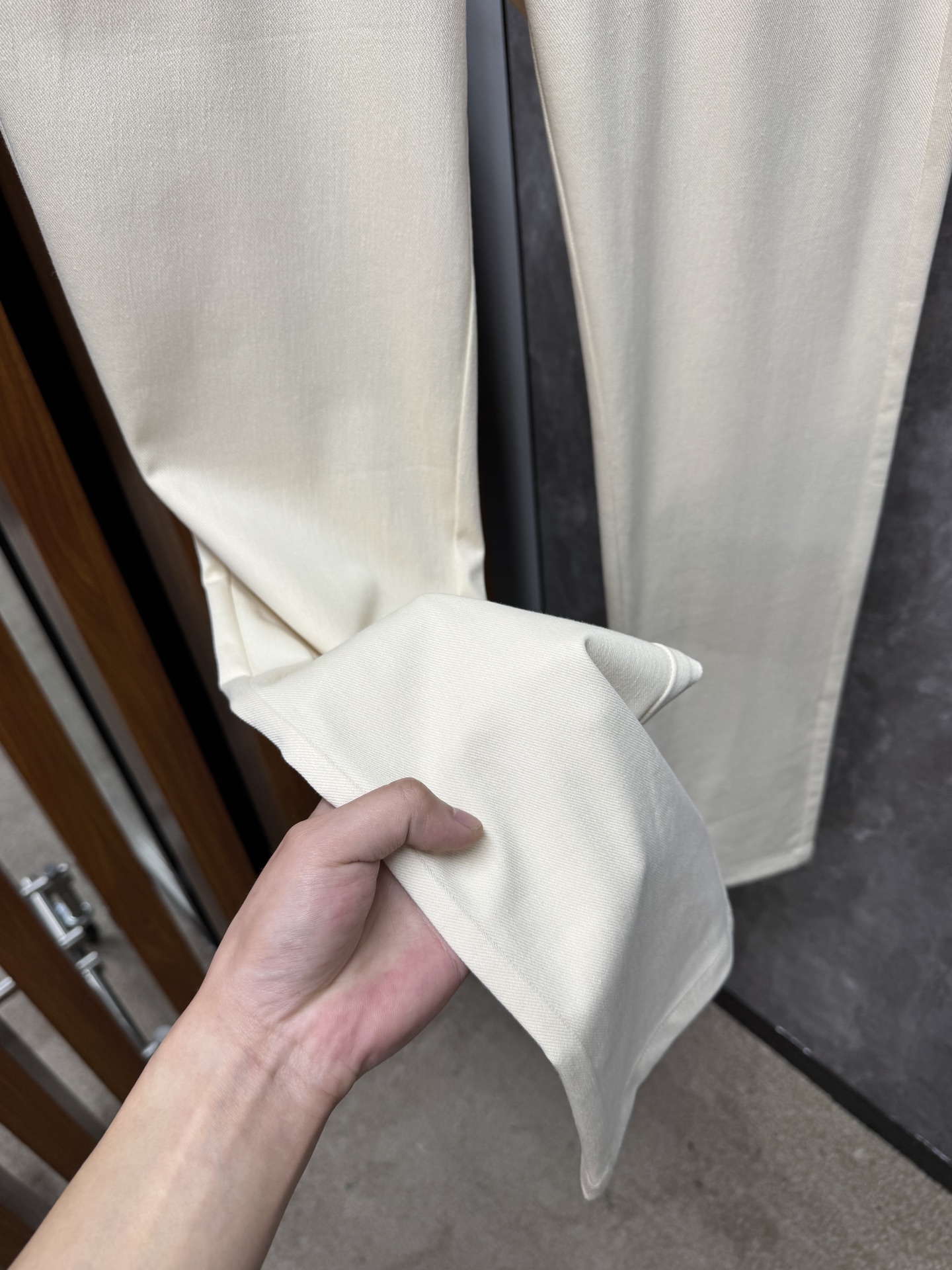 狠货来袭 26ss 早春新款五袋款休闲裤 面料精选斜纹高弹面料 柔软舒适 经典百搭 老钱风拉满 黑 咖 