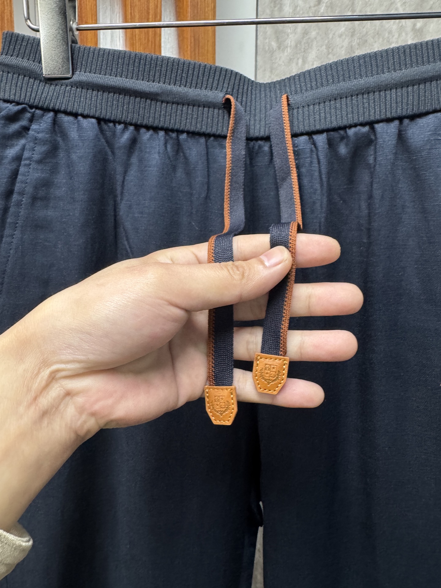 26ss 早春新品Loro piana轻奢亚麻裤 把高级感穿在日常甄选高支面料，触感软糯，垂坠有型不挑身