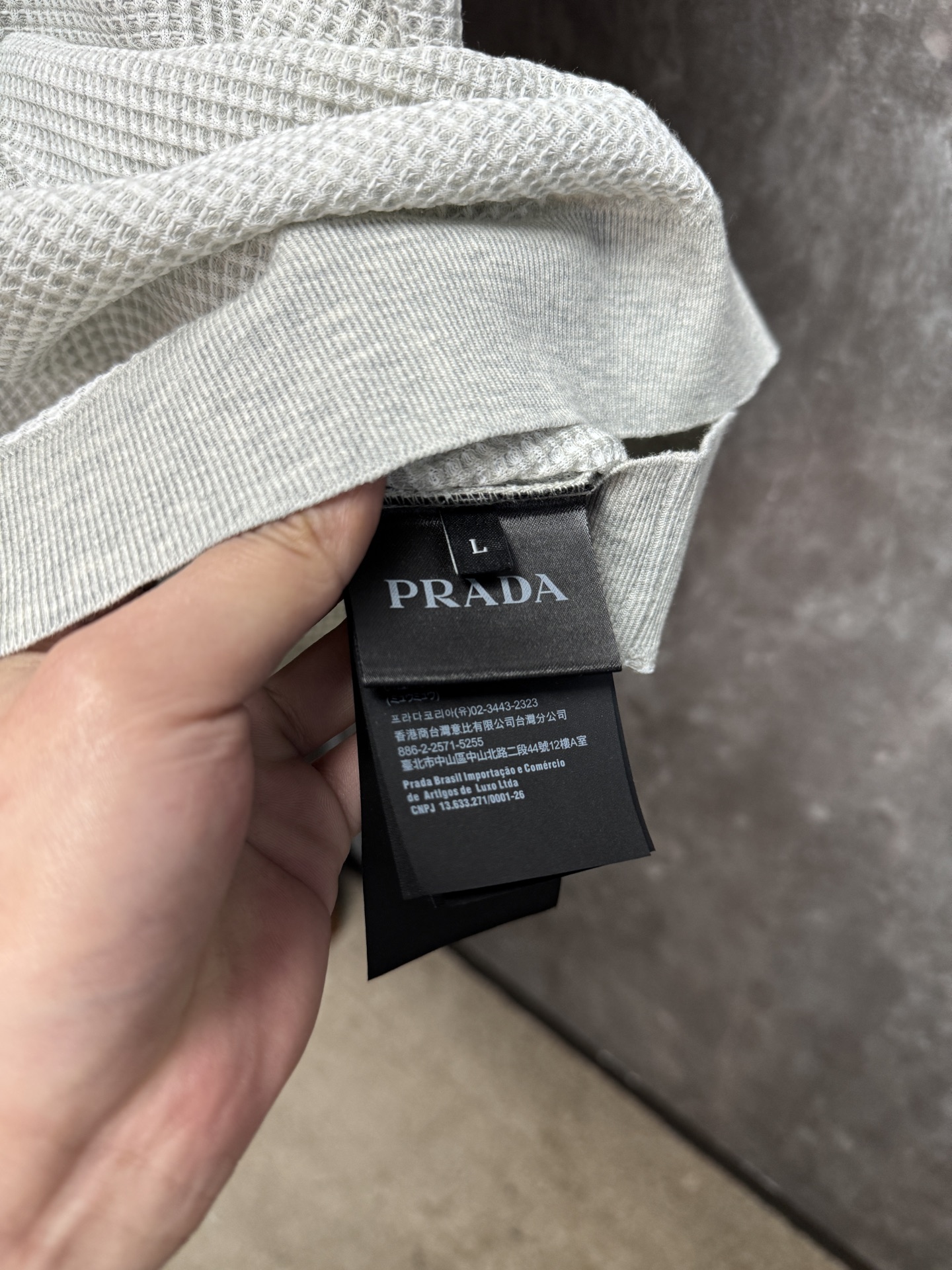 上新 26ss P家 春夏新款竖条提花起脚短袖 原版定制 面料选用进口彩柔棉 轻薄透气 上身丝滑舒适 高