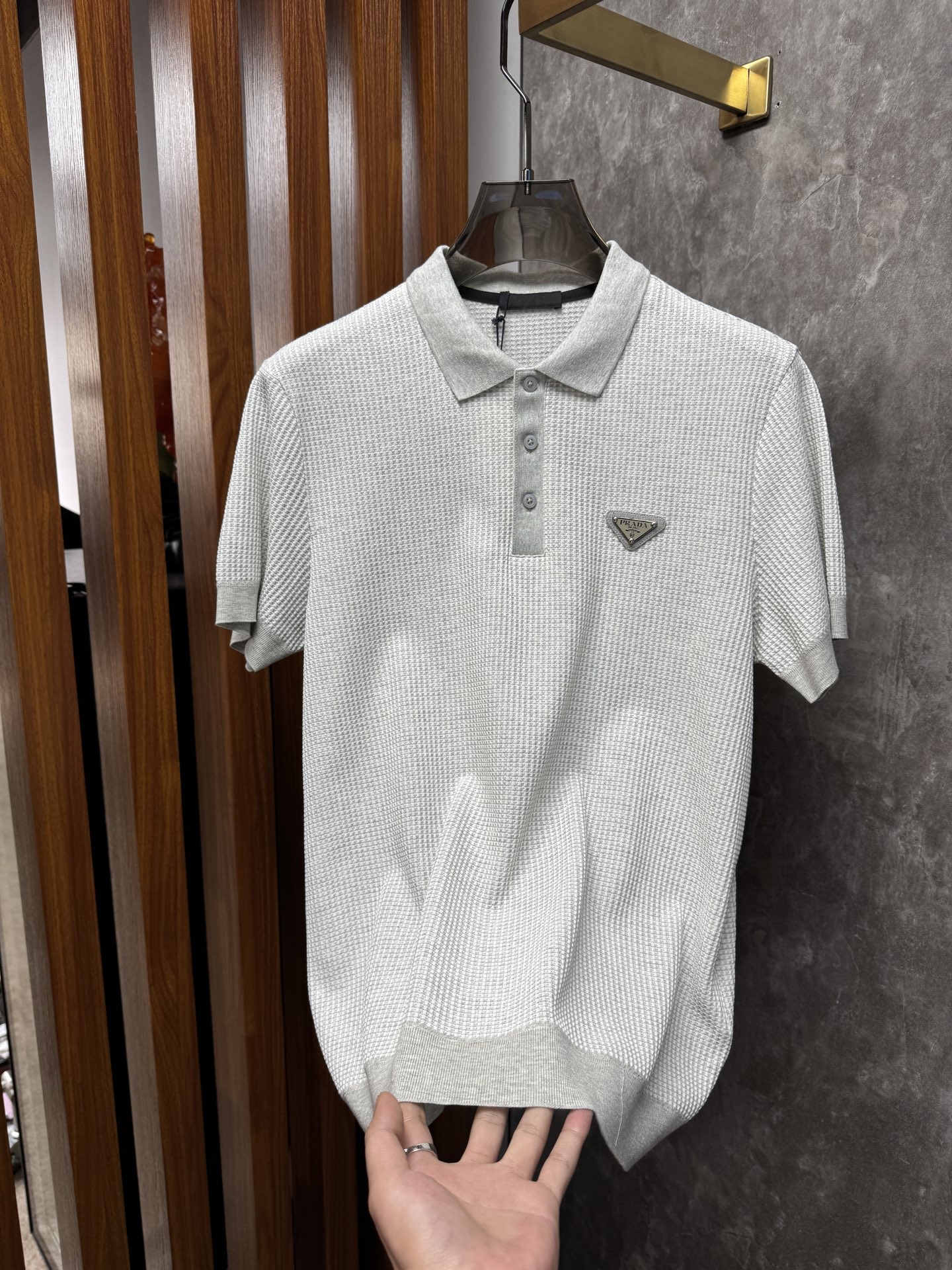 上新 26ss P家 春夏新款竖条提花起脚短袖 原版定制 面料选用进口彩柔棉 轻薄透气 上身丝滑舒适 高