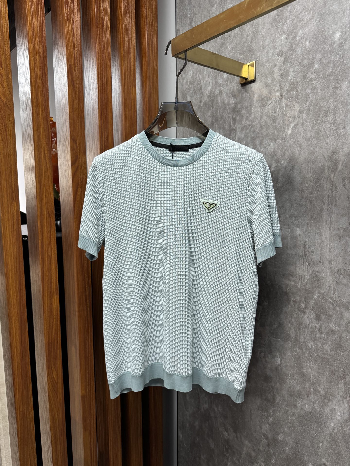 上新 26ss P家 春夏新款竖条提花起脚短袖 原版定制 面料选用进口彩柔棉 轻薄透气 上身丝滑舒适 高