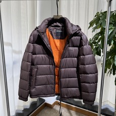 Z家 26SS|连帽横绗羽绒夹克 紫棕 / 黑色两色 尺码 48-56 横绗充绒饱满轻盈,短款不压身高 连帽防风,前襟拉 Z家 26SS|连帽横绗羽绒夹克 紫棕 / 黑色两色 尺码 48-56 横绗充绒饱满轻盈,短款不压身高 连帽防风,前襟拉