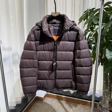 Z家 26SS|连帽横绗羽绒夹克 紫棕 / 黑色两色 尺码 48-56 横绗充绒饱满轻盈,短款不压身高 连帽防风,前襟拉 Z家 26SS|连帽横绗羽绒夹克 紫棕 / 黑色两色 尺码 48-56 横绗充绒饱满轻盈,短款不压身高 连帽防风,前襟拉