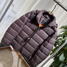 Z家 26SS|连帽横绗羽绒夹克 紫棕 / 黑色两色 尺码 48-56 横绗充绒饱满轻盈,短款不压身高 连帽防风,前襟拉 Z家 26SS|连帽横绗羽绒夹克 紫棕 / 黑色两色 尺码 48-56 横绗充绒饱满轻盈,短款不压身高 连帽防风,前襟拉