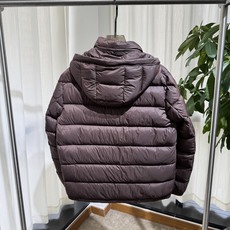 Z家 26SS|连帽横绗羽绒夹克 紫棕 / 黑色两色 尺码 48-56 横绗充绒饱满轻盈,短款不压身高 连帽防风,前襟拉 Z家 26SS|连帽横绗羽绒夹克 紫棕 / 黑色两色 尺码 48-56 横绗充绒饱满轻盈,短款不压身高 连帽防风,前襟拉