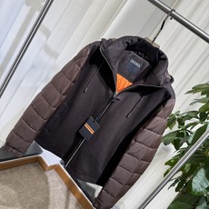 Z家 26SS|连帽羊毛羽绒拼接夹克 棕袖款 / 黑袖款两色 衣身羊毛面料,两侧袖子横绗羽绒拼接 可拆卸连帽,拉链门 Z家 26SS|连帽羊毛羽绒拼接夹克 棕袖款 / 黑袖款两色 衣身羊毛面料,两侧袖子横绗羽绒拼接 可拆卸连帽,拉链门