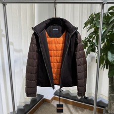 Z家 26SS|连帽羊毛羽绒拼接夹克 棕袖款 / 黑袖款两色 衣身羊毛面料,两侧袖子横绗羽绒拼接 可拆卸连帽,拉链门 Z家 26SS|连帽羊毛羽绒拼接夹克 棕袖款 / 黑袖款两色 衣身羊毛面料,两侧袖子横绗羽绒拼接 可拆卸连帽,拉链门
