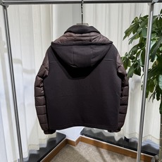 Z家 26SS|连帽羊毛羽绒拼接夹克 棕袖款 / 黑袖款两色 衣身羊毛面料,两侧袖子横绗羽绒拼接 可拆卸连帽,拉链门 Z家 26SS|连帽羊毛羽绒拼接夹克 棕袖款 / 黑袖款两色 衣身羊毛面料,两侧袖子横绗羽绒拼接 可拆卸连帽,拉链门