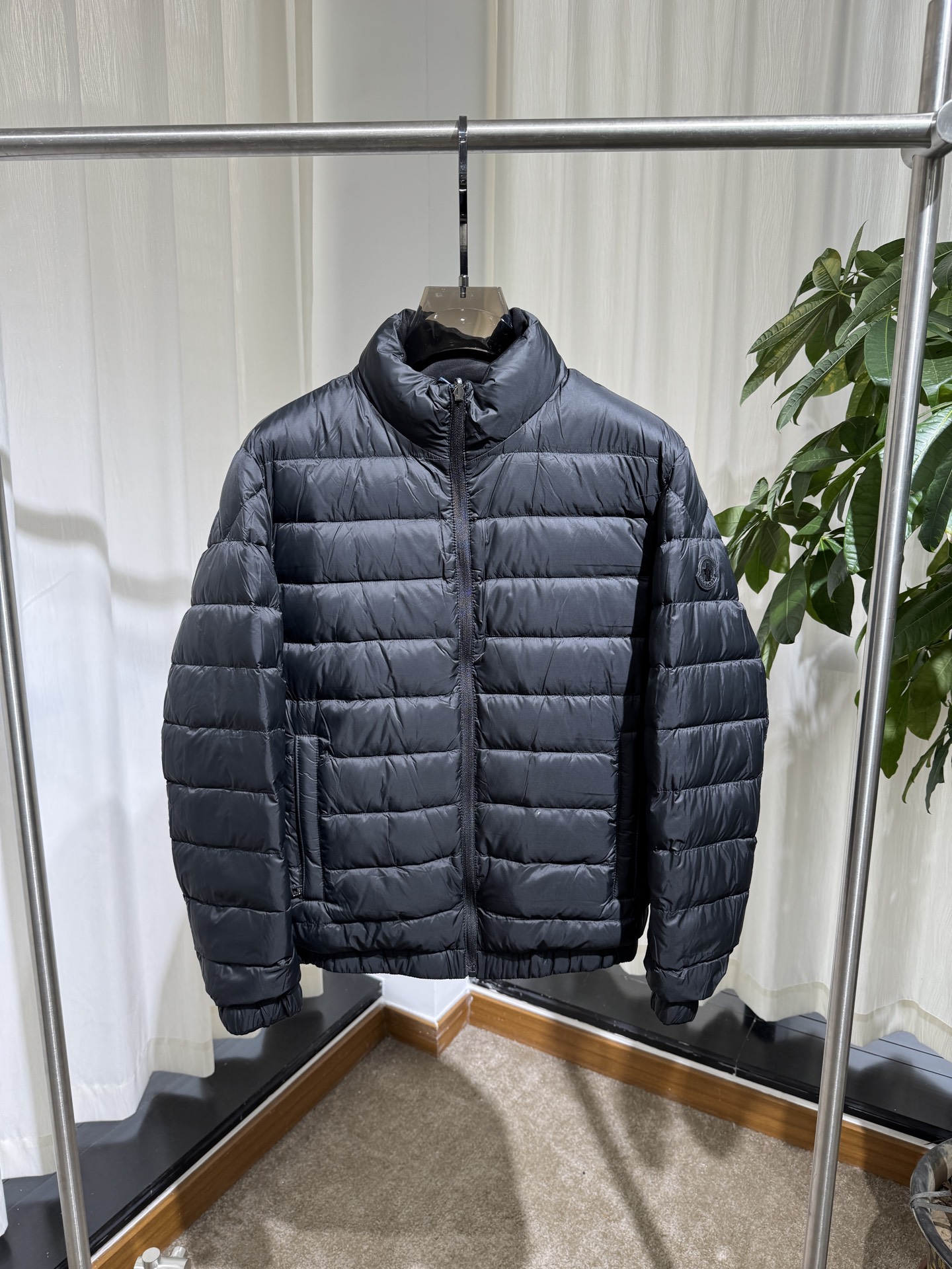 M家 26SS｜两面穿立领羽绒夹克   棕色 / 黑色两色 一面羽绒填充，蓬松保暖 一面细腻绒感，日常轻便 立领防风，全
