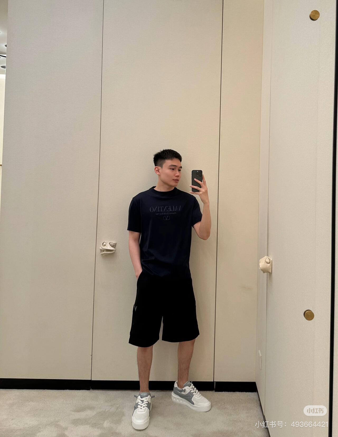 Valentino VLTN Logo Print Crew Neck Short Sleeve T-Shirt - Navy Blue 4 i1734716340 9313 0