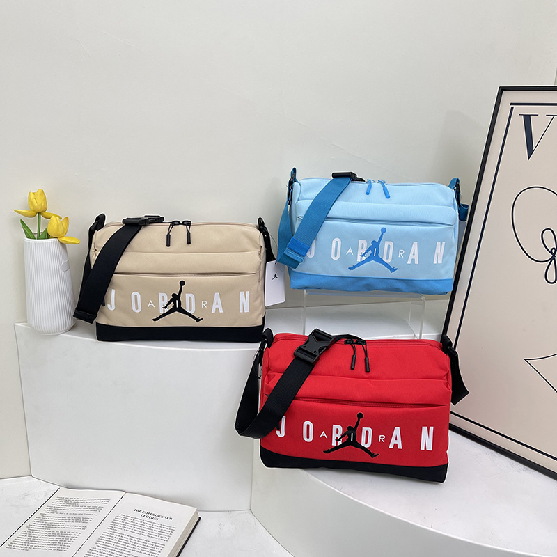 Alternative view of Crossbody Bag 05856