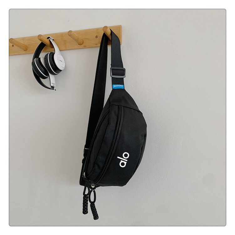 Alternative view of Crossbody Bag 05871