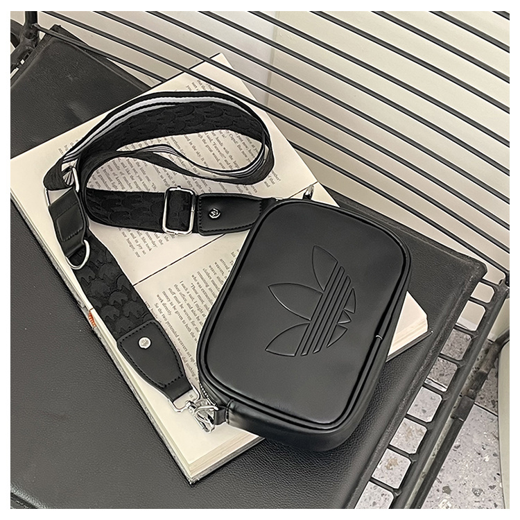 Alternative view of Crossbody Bag PU0673 05849