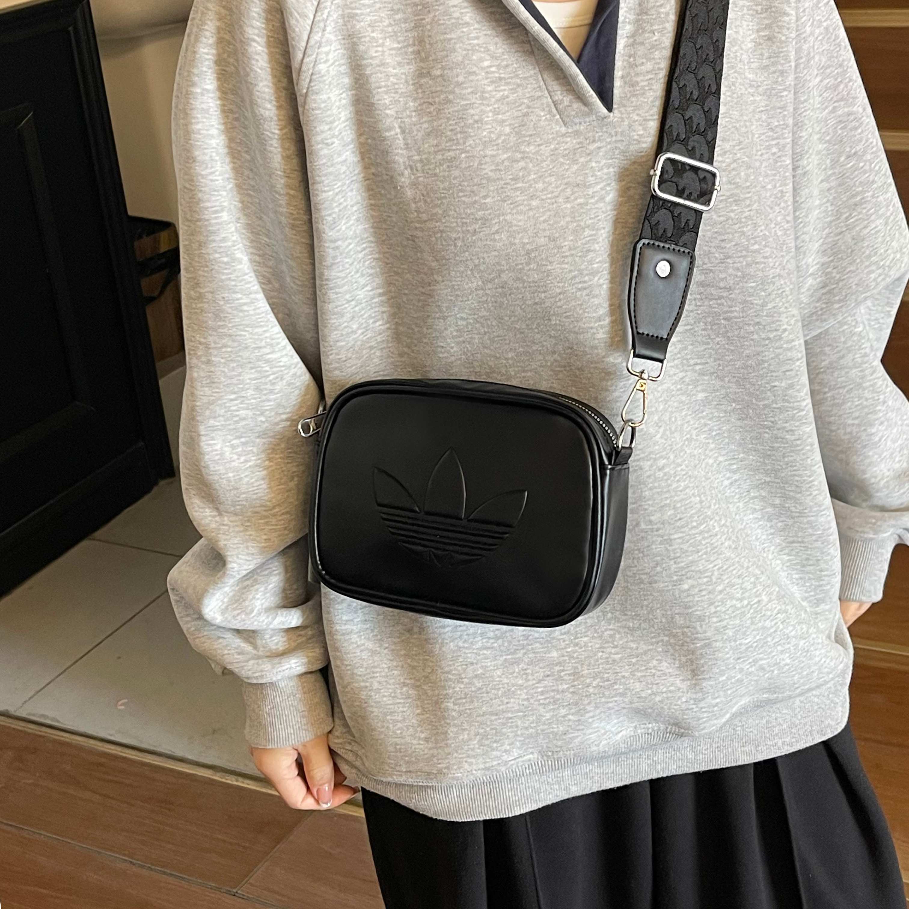 Alternative view of Crossbody Bag PU0673 05848