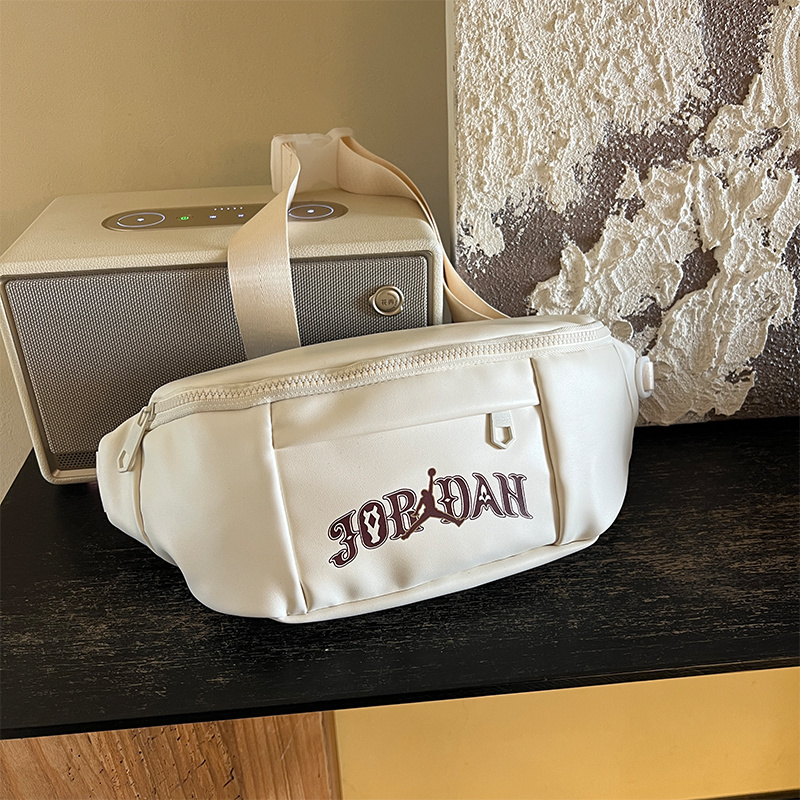 Alternative view of Crossbody Bag PU1605 05836