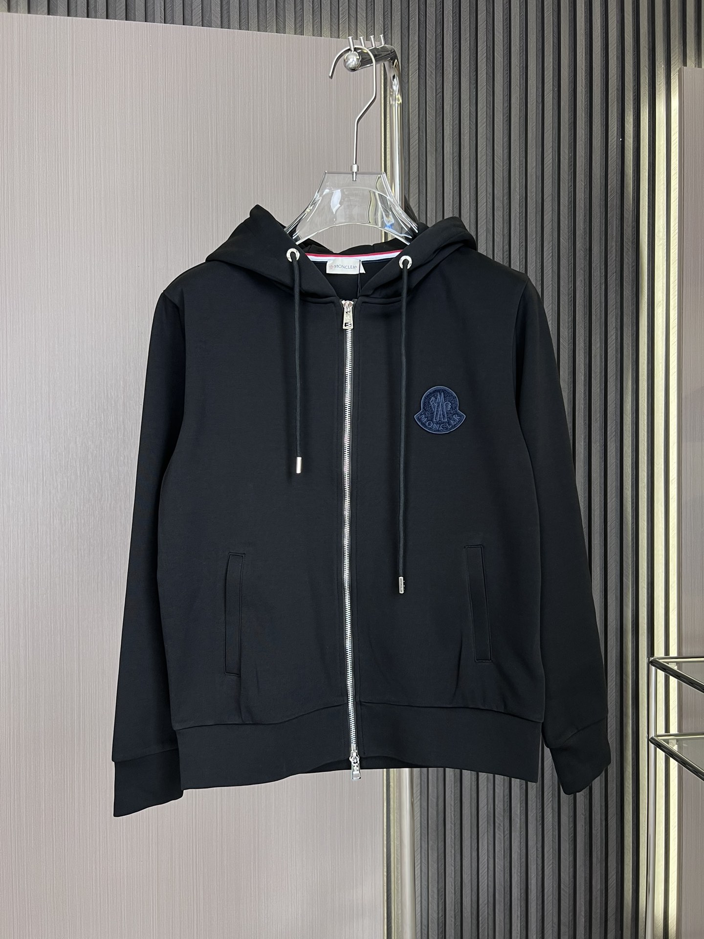 “New Men’s Zip Jackets for Autumn/Winter: Mon Monmons Sets with Soft Skin-Friendly Fabric” - 图片 2