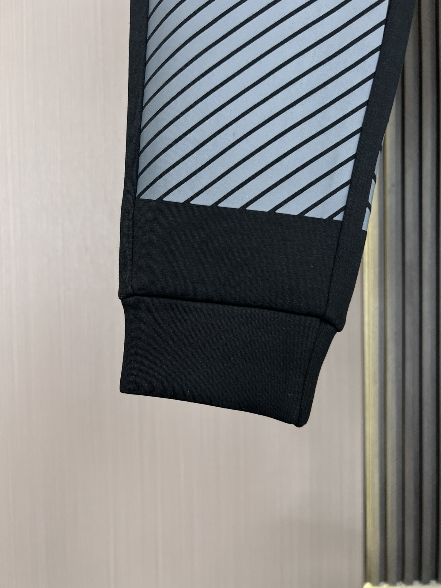 Soft and Elegant Men’s Fall/Winter Clothes: Focus on Fabric, Business and Leisure Wear - 图片 5