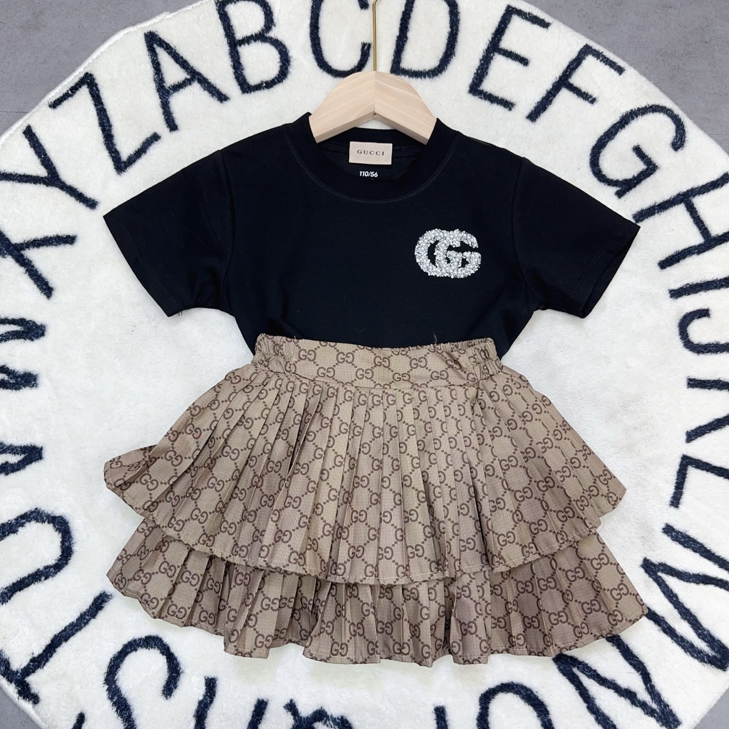 ❤️无少 @138一套 Gucci 女童蛋糕裙套装90-130