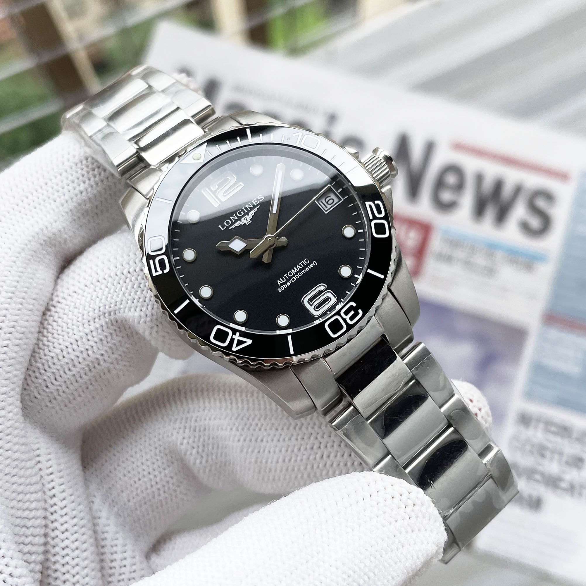 NO:879119,Uniform new product recommendation!  The Concas for girls is here. The new Concas Yuedong is equipped with a mechanical fully automatic movement and a custom-made ceramic ring. The new women's watch size is 32 - an exciting offer of three sizes in one. Longines Concas Yuedong series is 32mm in size for women. It is made of 316 stainless steel. It is brushed and polished with CNC craftsmanship to create a smooth transition and full texture. It is equipped with a sapphire glass mirror, which is ultra-clear, scratch-resistant and non-green. The original folding clasp is decorated with the brand logo and has delicate texture and clear lines.  Sunshine sport combines elegant business style, suitable for daily wear, easy to control for workplace commuting and parties, off white, longines19860909统一 新品推荐！属于女生的康卡斯来啦新款康卡斯悦动搭配机械全自动机芯圈口定制陶瓷圈,全新女表尺寸32 ——令人心动的offer三码合一 浪琴康卡斯悦动系列 女装32mm尺寸,316精钢材质,CNC精工艺打造拉丝抛光处理过渡流畅质感拉满, 装配蓝宝石玻璃镜面,超清防刮不泛青 原装折叠式表扣饰以品牌标志工艺细腻纹路清晰 阳光运动兼具优雅商务风格,适合日常佩戴,职场通勤和聚会轻松驾驭,,off white,longines,Watch