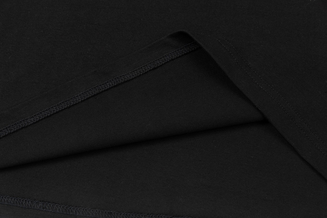 Louis Vuitton Summer Short Sleeve T-Shirt with Unique Logo - Unisex 9 i1719567823 7106 7