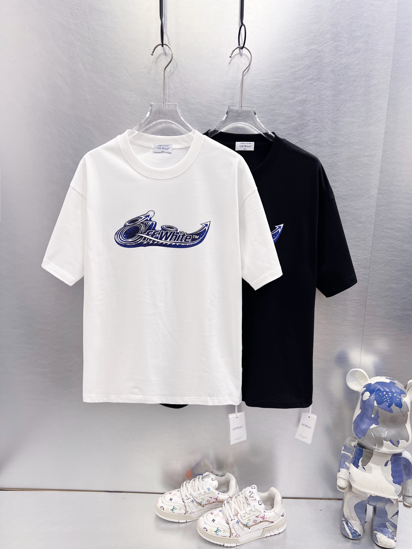 P65 ， OFF-WHITE OW 银河涂鸦箭头短袖上新💫 蓝星空流线 Logo 设计，重磅纯棉宽松款，清爽百搭街头刚需款！ 颜色：黑色 白色 尺码：S M L XL
