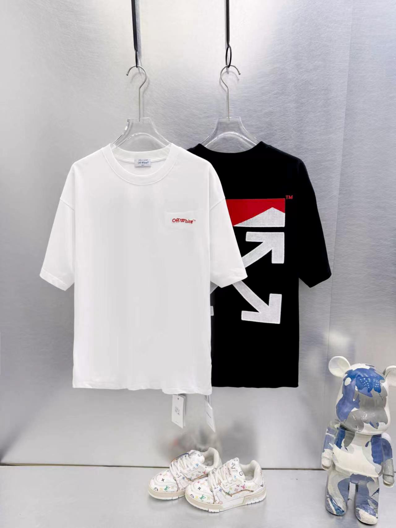 P85 OFF-WHITE OW camiseta bordada! La flecha completa y el bloque rojo son bordados tridimensionales pesados, el contra…