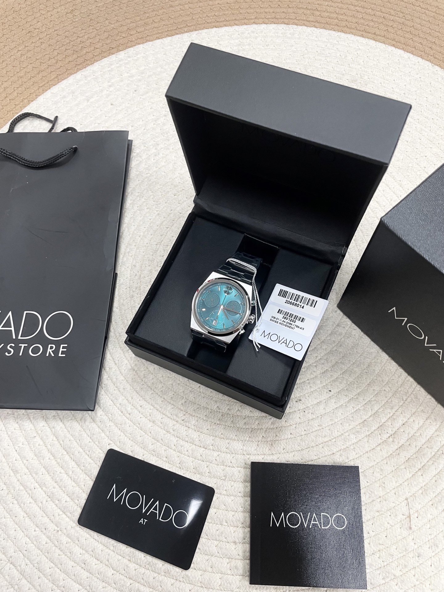 Часы Movado
